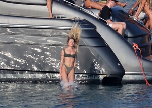 candisdouyt5464y5 (15).jpg