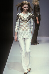 2033684169_PacoRabanne1997WomenRTW55.thumb.jpg.50b6b01bb6729c8ce2bbd69fd3fca88e.jpg