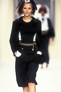 502728342_Chanel1994WomenRTW54.thumb.jpg.cb41bd6ed79dc2adcd081624c0698ff9.jpg
