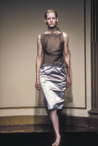 689345466_AlbertaFerretti1998WomenRTW9.thumb.jpg.4ef779b7f4bc7fecf3d707b8e6019fb1.jpg
