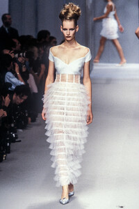 799942868_KarlLagerfeld1996WomenRTW125.thumb.jpg.15ae93deb4807175f4e5ac4e56ecda98.jpg