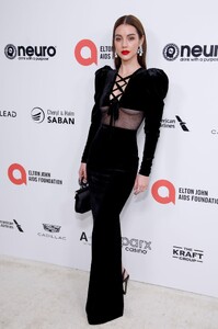 adelaide-kane_net002.jpg