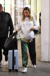 claire-holt-at-lax-in-la-08-21-2023-5.jpg
