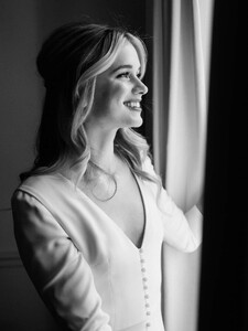 elizabeth-lail-photo-edit-05-8b5bf61a5a0d44b2b2168ebeab3486d7.jpg