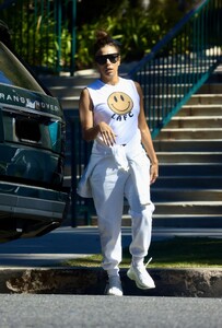 eva-longoria-out-at-a-park-in-los-angeles-08-27-2023-0.jpg