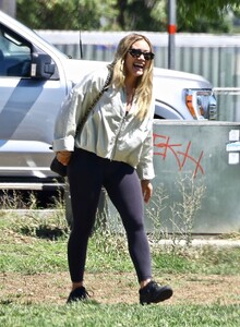 hilary-duff-outa-at-a-park-in-sherman-oaks-08-25-2023-2.jpg