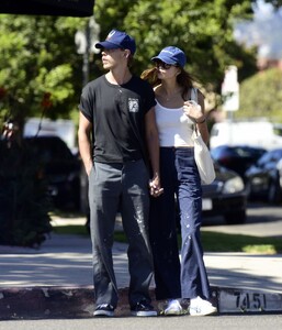 kaia-gerber-and-austin-butler-a-lunch-date-in-los-angeles-08-17-2023-1.jpg