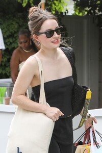 kaitlyn-dever-at-the-day-of-indulgence-event-in-los-angeles-08-13-2023-5.jpg