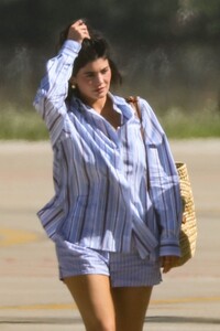 kylie-jenner-arrives-at-airport-in-perugia-08-12-2023-6.jpg
