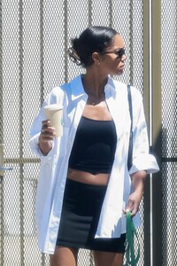 laura-harrier-out-for-breakfast-with-a-friend-in-los-feliz-08-27-2023-4.jpg
