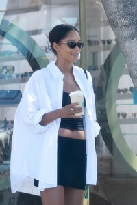laura-harrier-out-for-coffee-in-los-feliz-08-27-2023-2.jpg