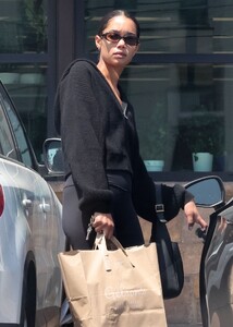 laura-harrier-out-for-grocery-shopping-after-a-workout-in-los-feliz-08-07-2023-4.jpg