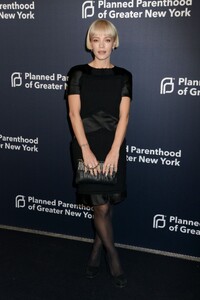 lily-allen-at-spring-into-action-gala-2023-benefitting-planned-parenthood-of-greater-new-york-03-13-2023-3.jpg