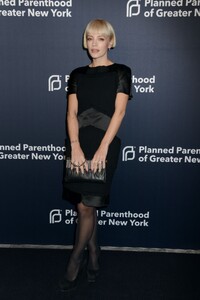 lily-allen-at-spring-into-action-gala-2023-benefitting-planned-parenthood-of-greater-new-york-03-13-2023-5.jpg