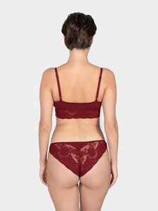sophie_weinrot_back_slip-mit-spitze_erlich-textil_web_3x4_5056_1440x1920.jpg