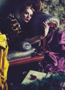 1676219744_Mert__Marcus_US_Vogue_March_2012_04.thumb.jpg.0b1bb7ec0e94d351ee46ba40a70a6f84.jpg