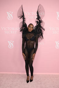 2063707310_VictoriasSecretCelebratesTheTour2370.png