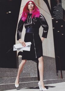 Brilliant_Sims_US_Vogue_September_2012_08.thumb.jpg.35c351690abf231e94458f9fa9476573.jpg