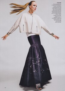 Demarchelier_US_Vogue_March_2012_03.thumb.jpg.f8dd0d9885ad2759c8107f00687f25b2.jpg