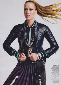 Demarchelier_US_Vogue_March_2012_04.thumb.jpg.4928b10778eefa2712490c3d5dae5617.jpg