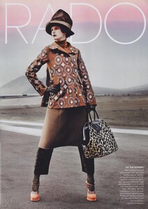 Dorado_Testino_US_Vogue_September_2012_02.thumb.jpg.73fefae895d60e674b8bd7b3661dcb89.jpg