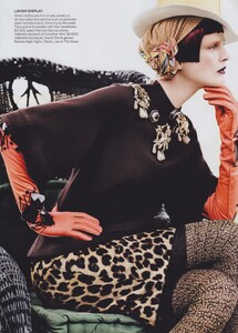 Dorado_Testino_US_Vogue_September_2012_06.thumb.jpg.3c2bd3de6dd5902ce2816a30c8c4c615.jpg