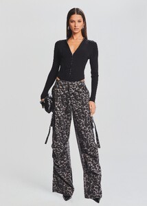 Ecommerce_Crop-23-09-21_GEOBODYSUIT_JANECARGOPANT-GREYLEOPARD_482_ECOMM_70a1fe71-5682-4219-b3c8-dfd9f3c8f81c.jpeg
