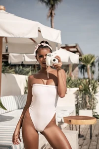 GLEN-KROHN-INTERNATIONAL-FASHION-SWIM-PHOTOGRAPHER-BALI-MGS-Campaign_Nathalya-Cabral-006.thumb.jpg.ba676403bebf3fd34a3764fba275f102.jpg