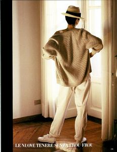 Grignaschi_Vogue_Italia_April_02_1985_14.thumb.png.875b06f7711646eb2e36322427757fbb.png