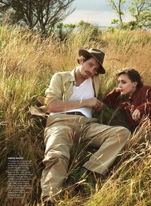 Lost_Lindbergh_US_Vogue_October_2012_01.thumb.jpg.206d1a0b94f3168fed77bac25a910a94.jpg