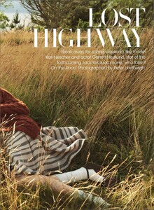 Lost_Lindbergh_US_Vogue_October_2012_02.thumb.jpg.421f5ce7a467e6b64edd8cf35d9844b8.jpg