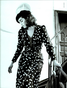 Seidner_Vogue_Italia_April_1985_01_12.thumb.png.118d03b3851d093bc009c83334de8cbd.png
