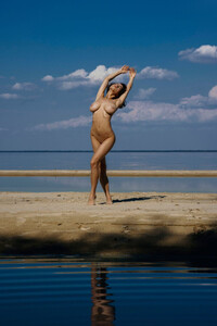 SolomiaMaievskaHavingANudePhotoshootAtTheBeachFleshlight3.thumb.jpg.fe50fc7e62e8a7271b4c023f808f9ecd.jpg