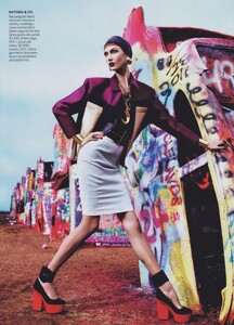 Sorrenti_US_Vogue_March_2012_07.thumb.jpg.1d0dc8a3ccf885250bdf64c47128d814.jpg