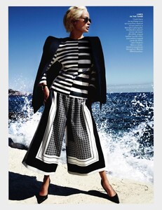 Testino_US_Vogue_December_2012_03.thumb.jpg.803ebe805f8e8282c8c06e30d8f8e959.jpg
