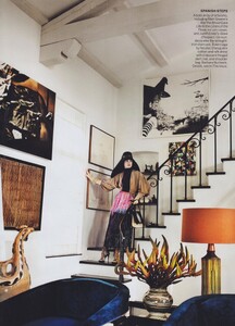 Testino_US_Vogue_March_2012_10.thumb.jpg.1e3e2c0ee234d1462650224e43c3d11c.jpg