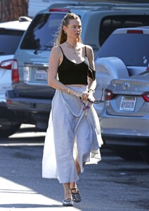 behati-prinsloo-out-shopping-in-montecito-09-27-2023-3.jpg