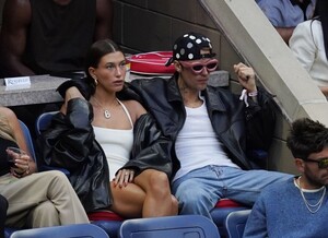 hailey-and-justin-bieber-at-us-open-tennis-09-01-2023-2.jpg