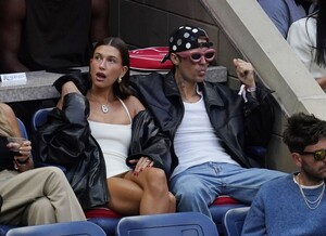 hailey-and-justin-bieber-at-us-open-tennis-09-01-2023-3.jpg