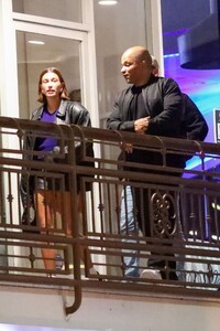 hailey-bieber-leaves-a-dinner-party-with-friends-in-los-angeles-09-20-2023-2.jpg