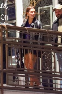 hailey-bieber-leaves-a-dinner-party-with-friends-in-los-angeles-09-20-2023-4.jpg