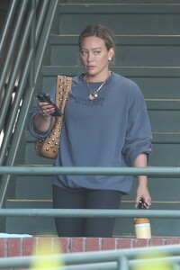 hilary-duff-out-shopping-at-erewhon-market-in-los-angeles-09-11-2023-4.jpg