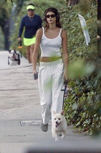 kaia-gerber-out-for-a-dog-walk-in-los-angeles-09-24-2023-1.jpg