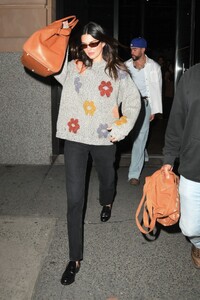 kendall-jenner-and-bad-bunny-out-for-dinner-at-cosmo-in-new-york-09-15-2023-3.jpg
