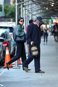 kendall-jenner-and-bad-bunny-out-in-new-york-09-15-2023-3.jpg
