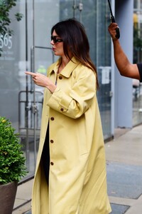 kendall-jenner-out-and-about-in-new-york-09-18-2023-1.jpg