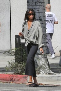 laura-harrier-heading-to-a-pampering-session-in-beverly-hills-08-31-2023-0.jpg