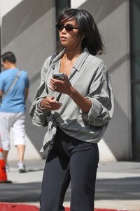 laura-harrier-heading-to-a-pampering-session-in-beverly-hills-08-31-2023-6.jpg
