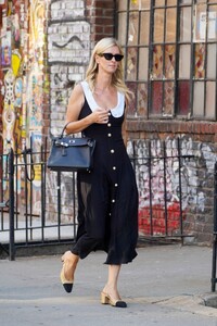 nicky-hilton-out-and-about-in-new-york-09-06-2023-1.jpg
