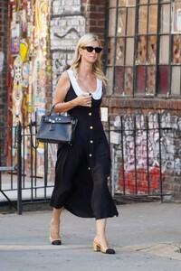 nicky-hilton-out-and-about-in-new-york-09-06-2023-4.jpg